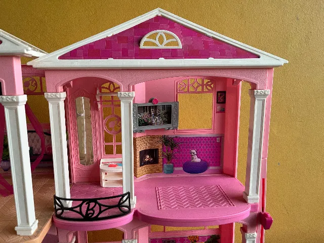 Casa da Barbie 3 andares  Trocamos a antiga casinha da Barbie por esta  Mansão da Barbie 