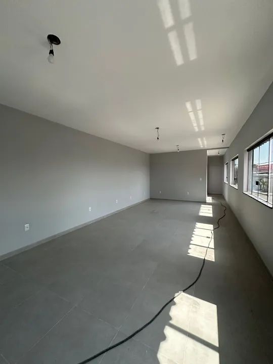 Galpão com 900m², escritório e 2 docas próximo da Av das Torres - Flores - Foto 11