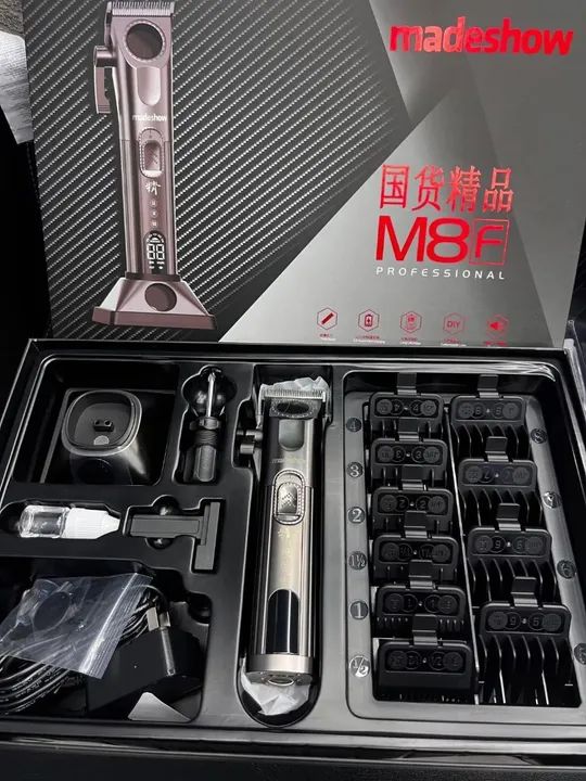 Máquina de Cortar Cabelo Profissional M8F - MadeShow