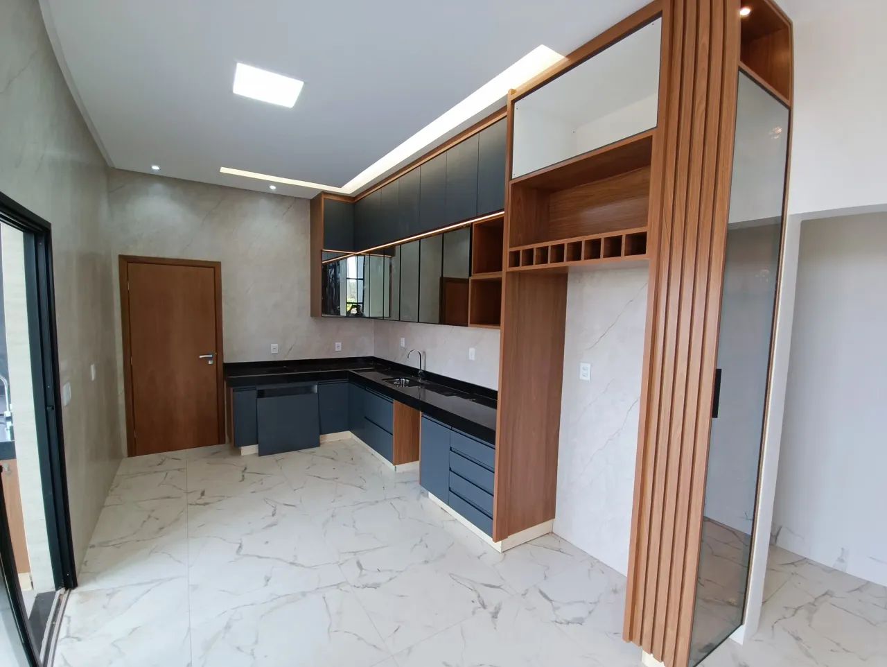 Casa Térrea 4/4 + Escritório / Esquina 520 M² - Foto 9