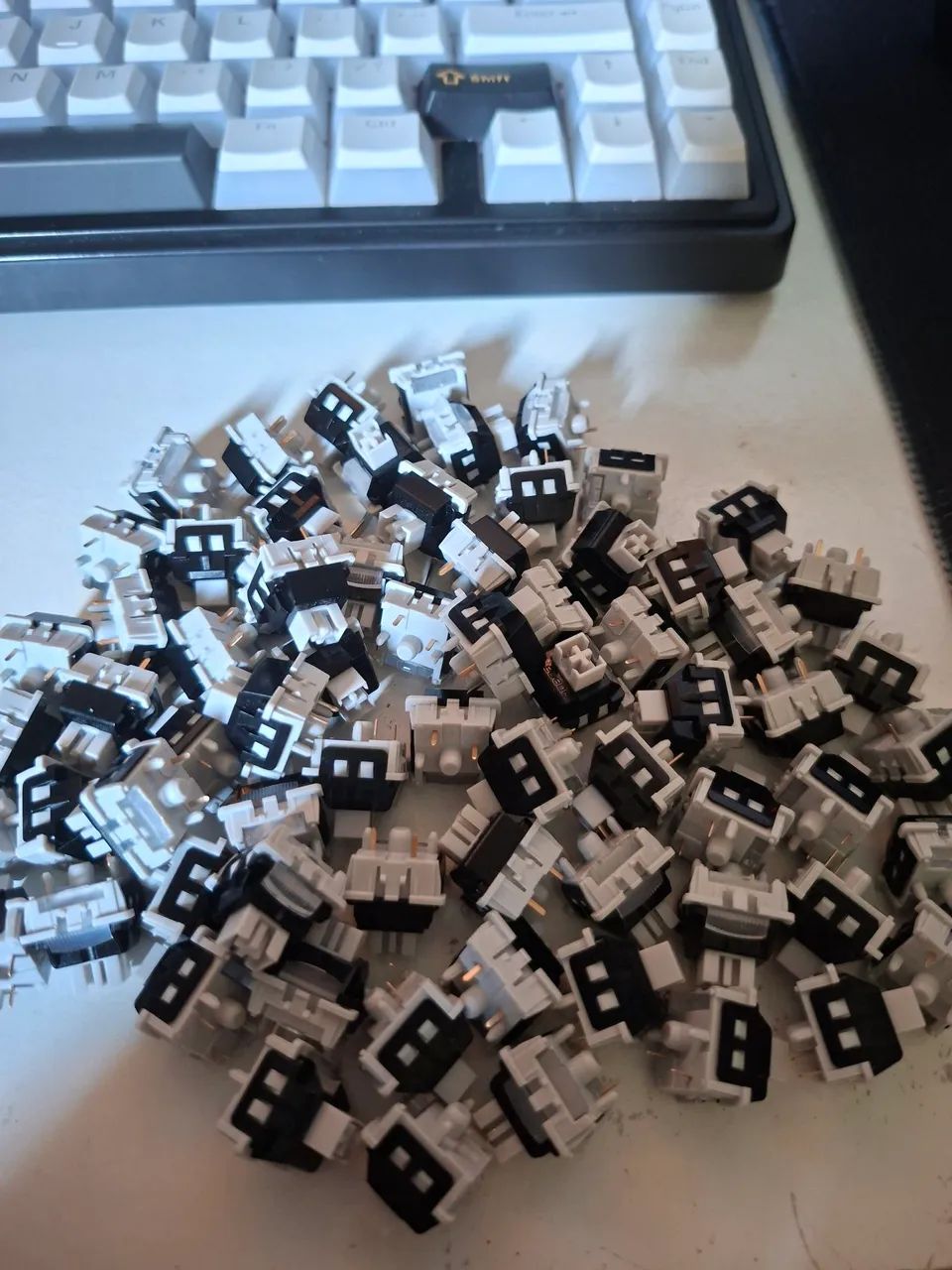 Switches para teclado mecânico Leobog Greywood V4 (70 peças) - Foto 2