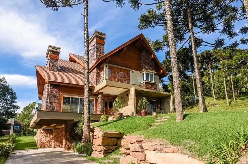 Casa à venda no condominio Aspen Mountain em Gramado RS, com 567 m2 e 5 suites.