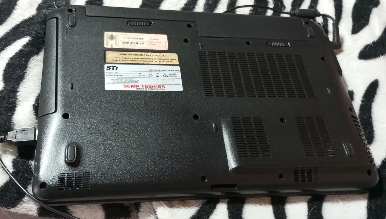 Notebook SEMP TOSHIBA STI para uso ou retirada de peças  - Foto 2