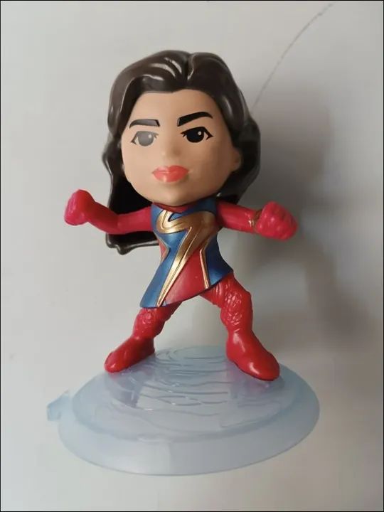 Colecionáveis As Marvels: Miss Marvel & Dar Benn McDonald's 2023 - Foto 3