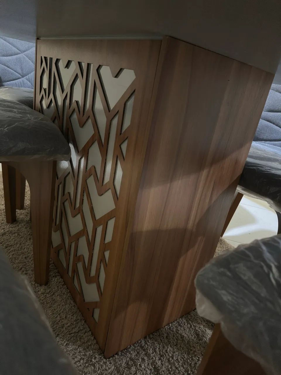 TABLE WITH 6 CHAIRS64842835691394125