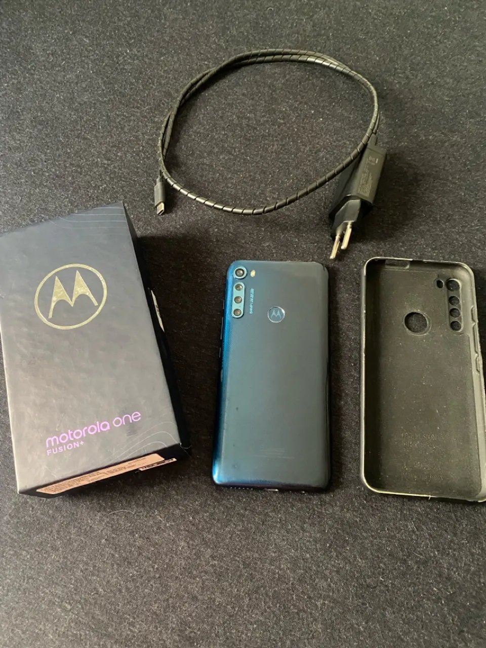 Vendo celular completo sem defeito