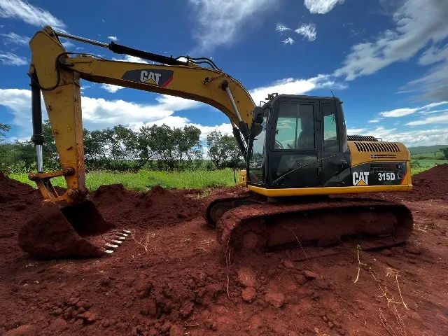 Escavadeira hidráulica Cat 315 DL ano 2012