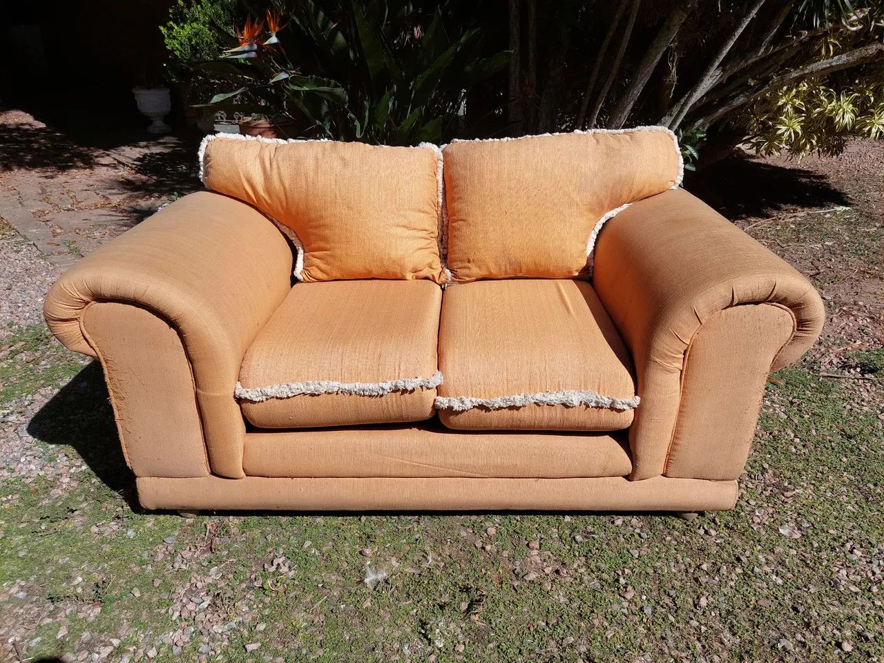 Sofá 2 Lugares com Design Clássico - Foto 5