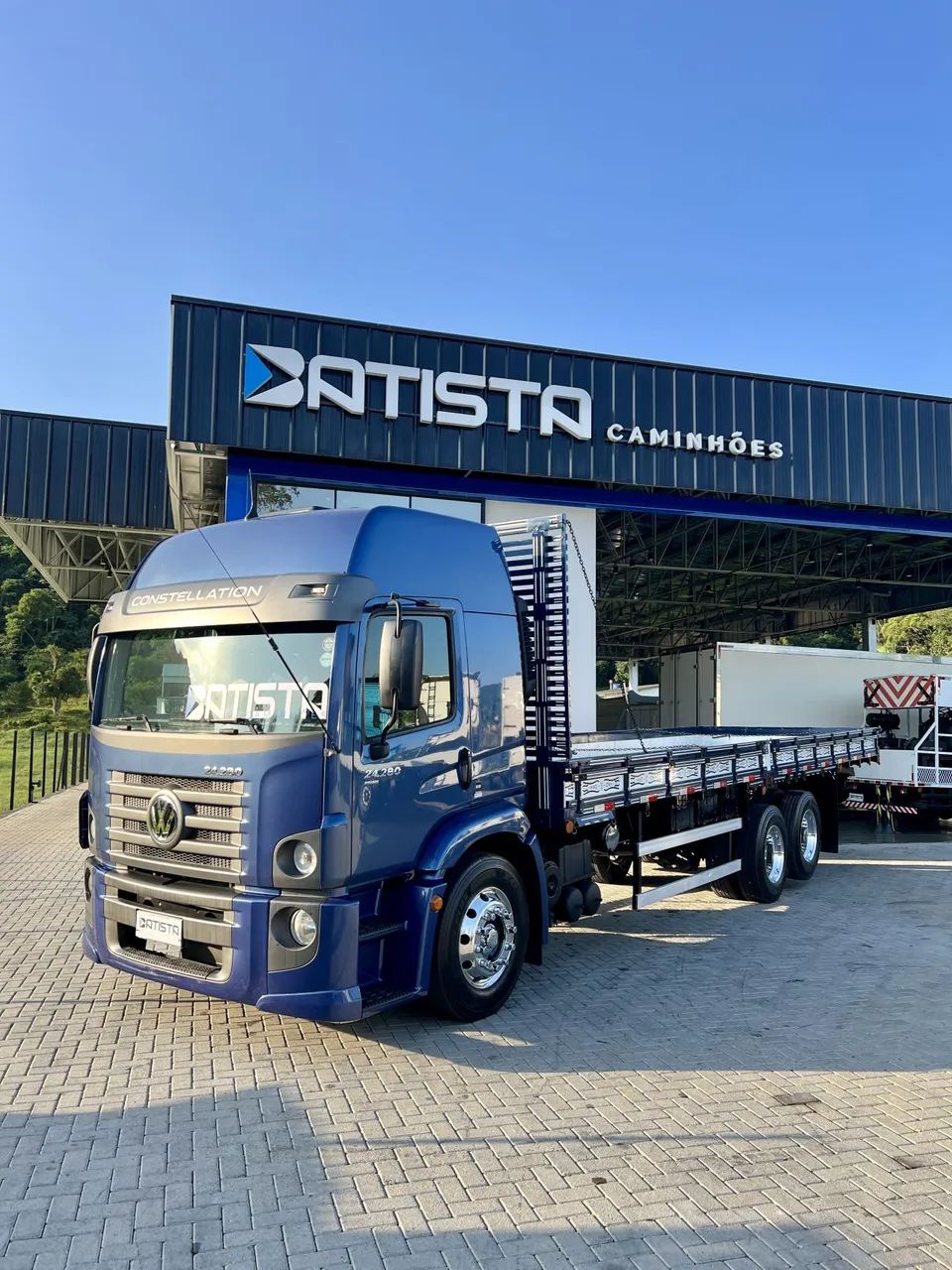 VW 24-280 Truck 6x2 2023 Carroceria Baixa KM