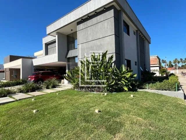 Belíssima casa com 5 suítes e 258m² em condomínio fechado na Massagueira - Foto 2