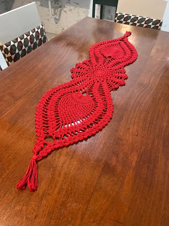 Caminho de Mesa Crochê Vermelho