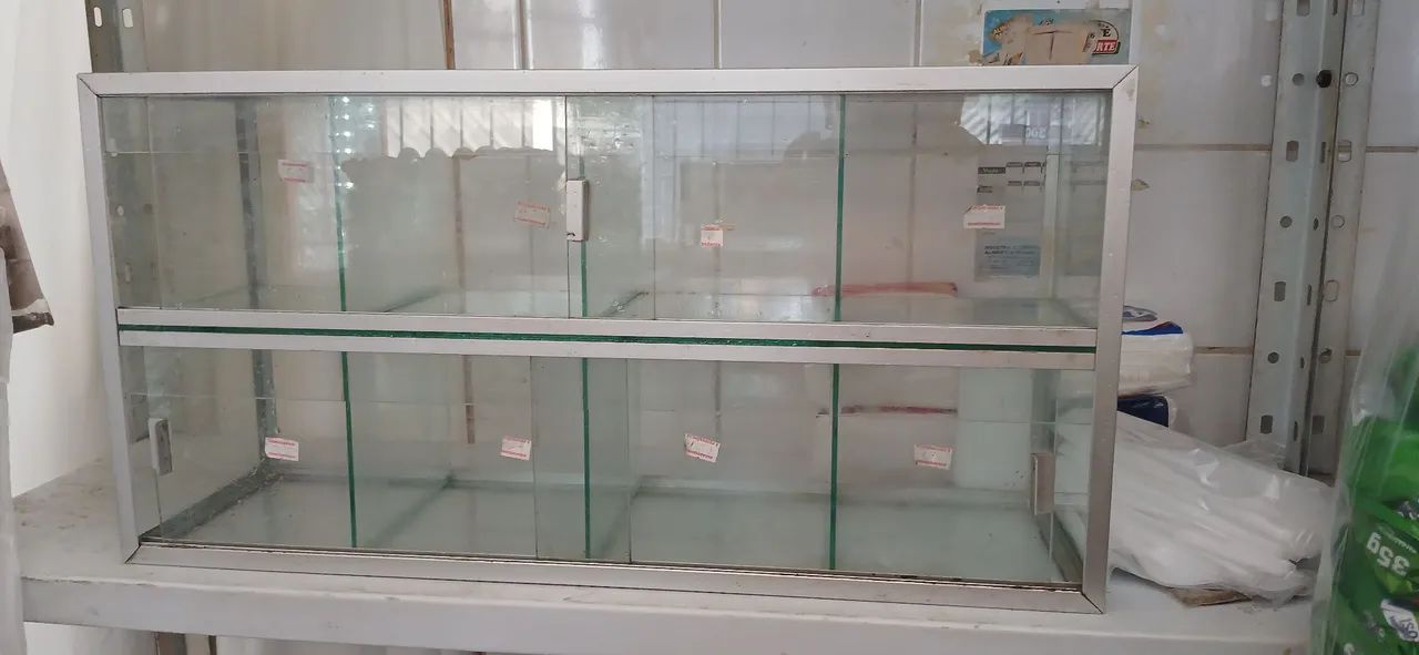 Vitrine R$80.00 c/ entrega 