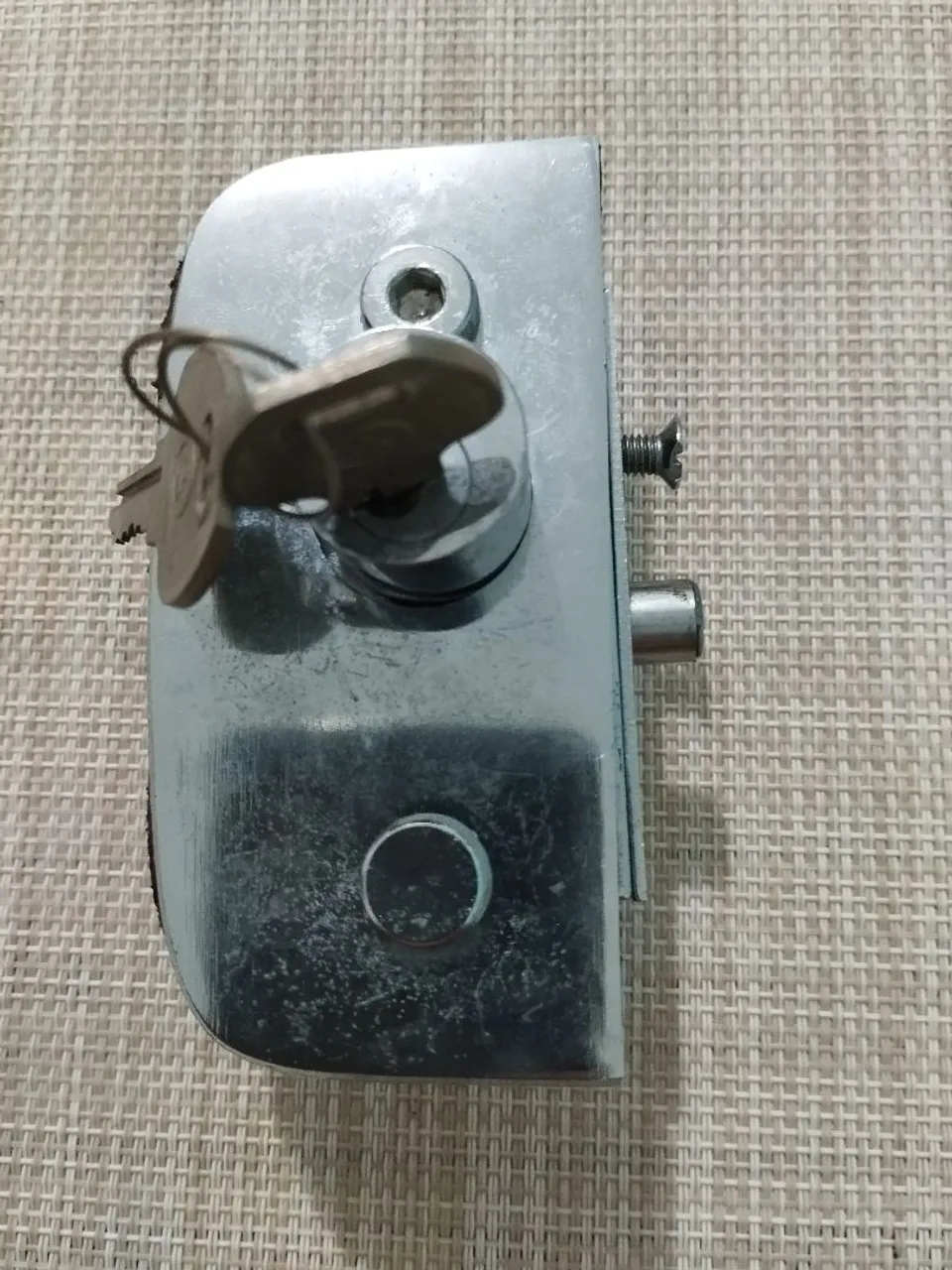 Fechadura para porta de vidro