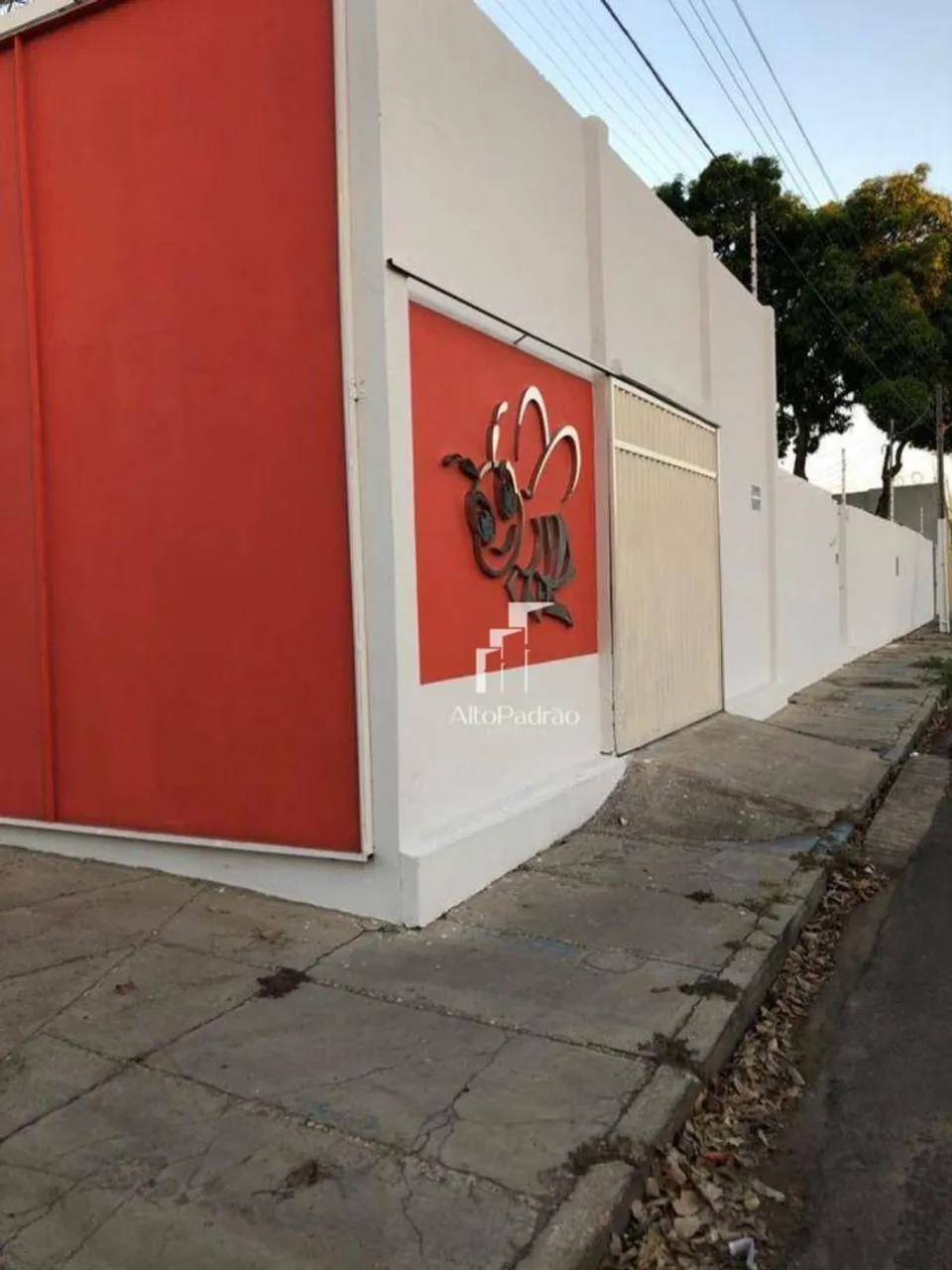 Casa/Studio Disponível para Locação e Venda!