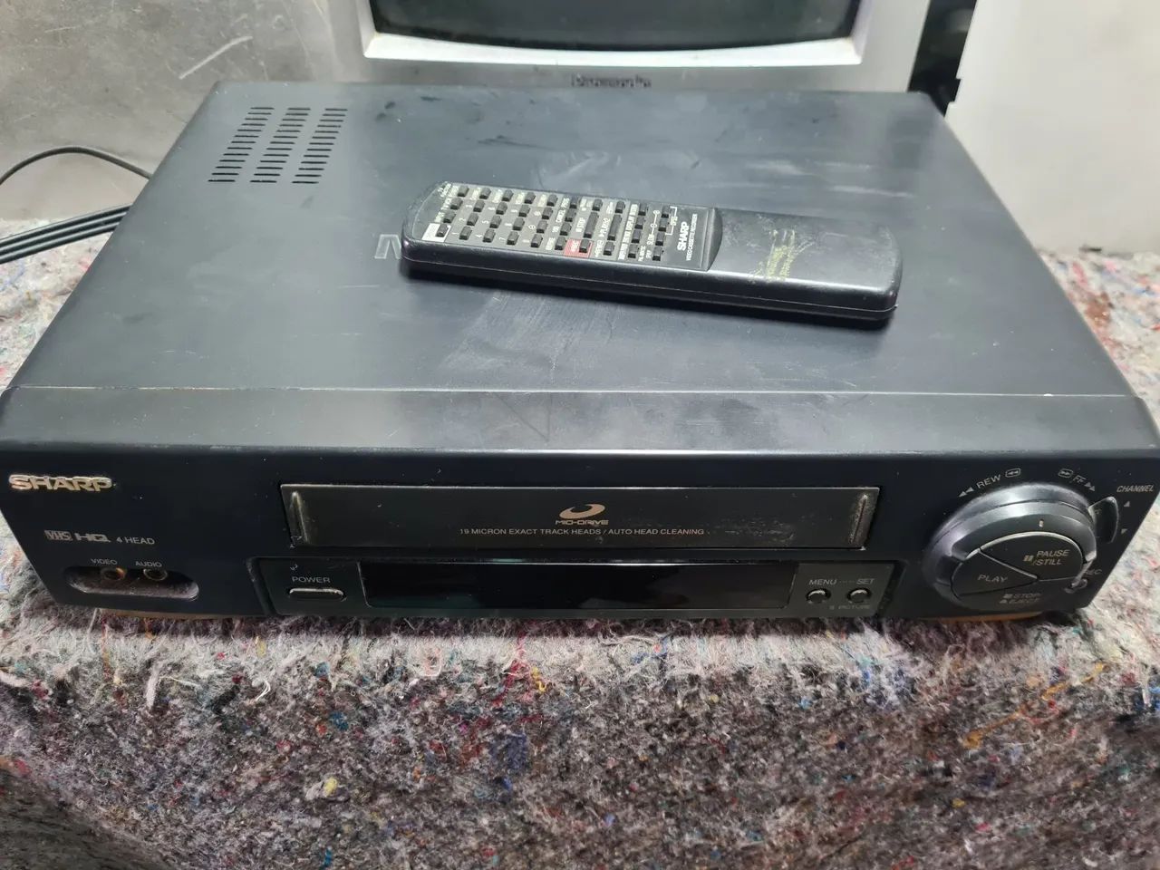 Video Cassete SHARP VC 1694 VIS HIQ 4 HEAD  Com Controle Remo