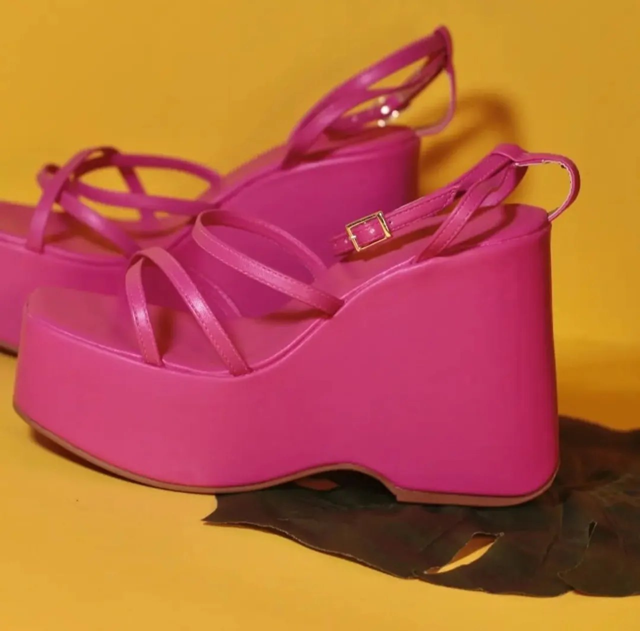 Sandálias plataforma rosa
