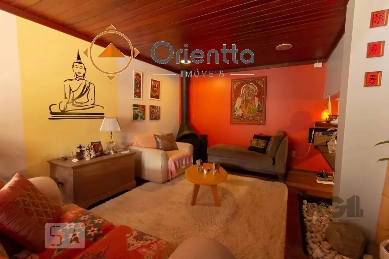 Imobiliária ORIENTTA ALUGA maravilhosa Casa com 4 dormitórios, sendo 1 suíte, 3