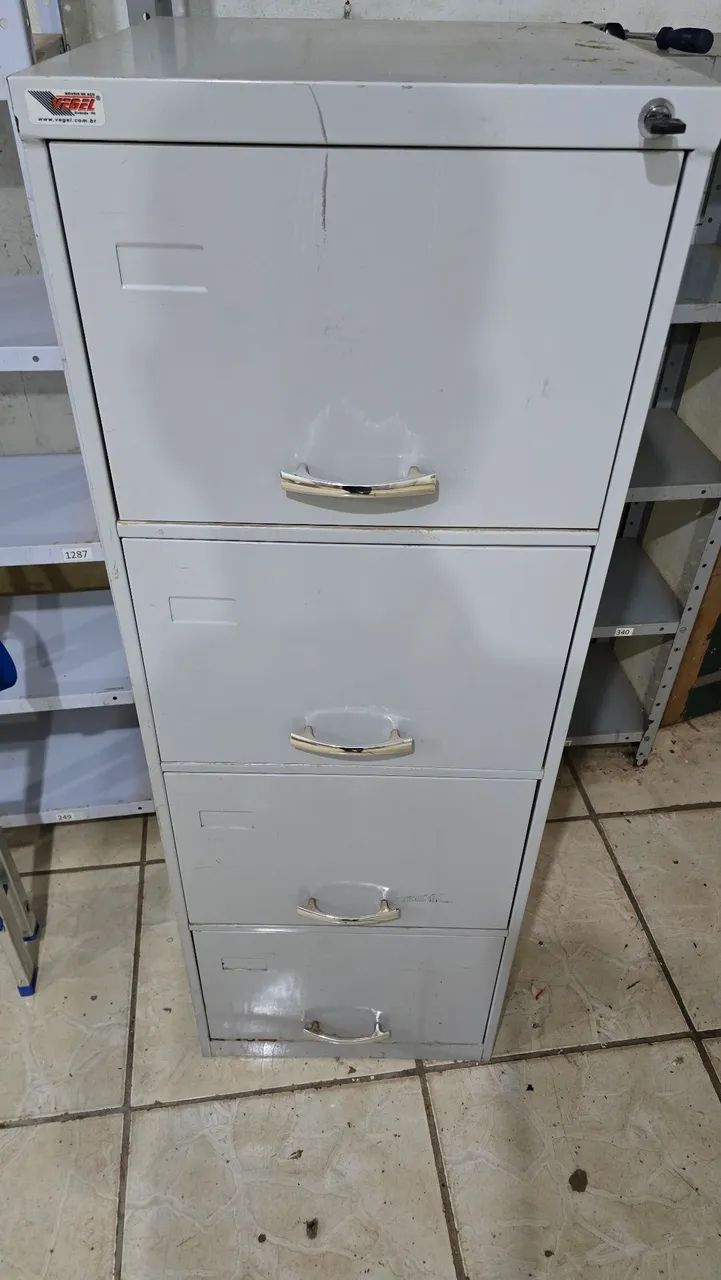 Gaveteiro de Metal Cinza - Ideal para Organização