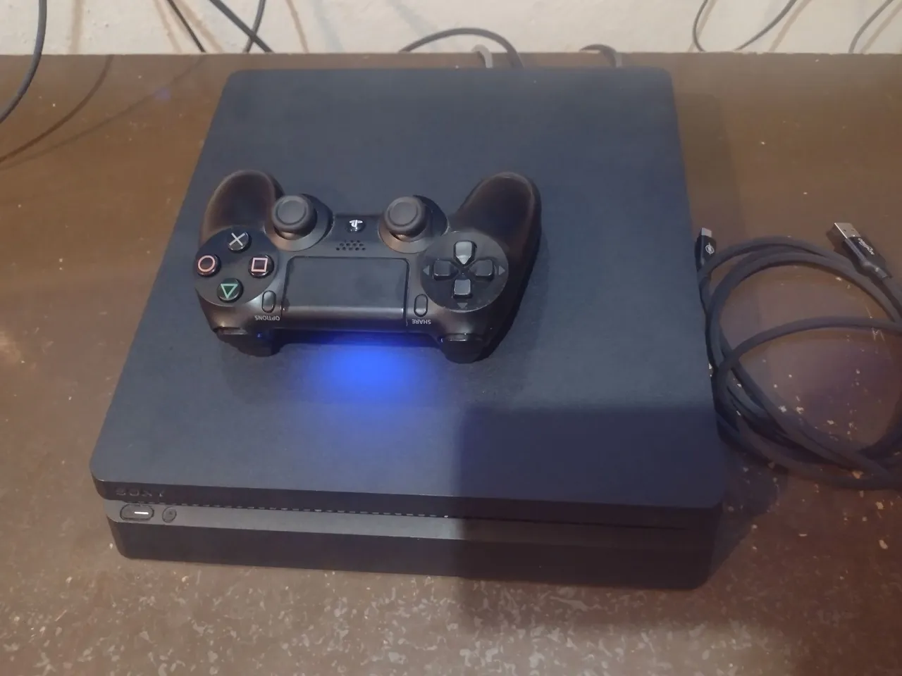 PlayStation 4 Slim todo bom! Leia a descrição
