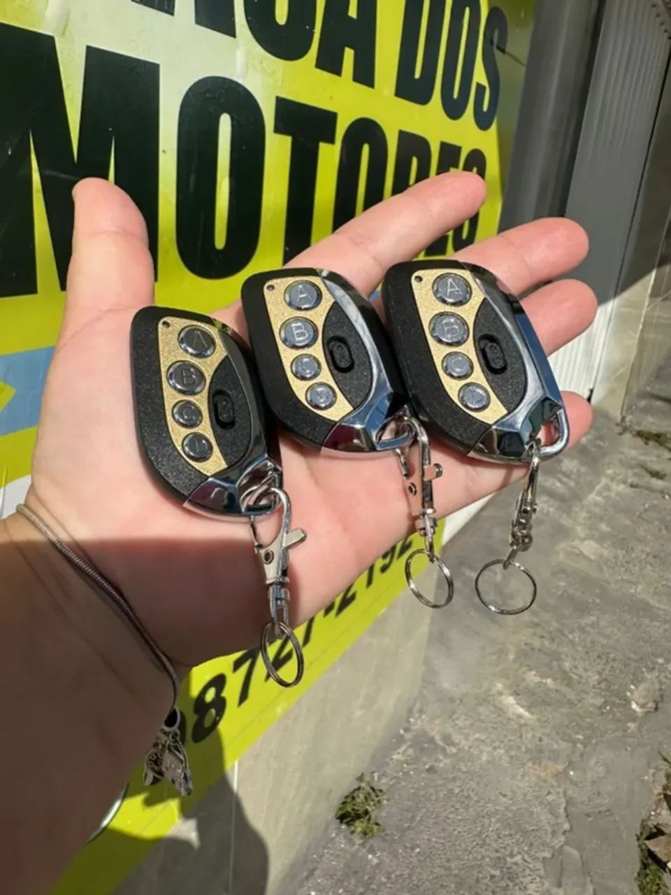 Controle para motor de portão de garagem entregamos já codificado - Foto 3