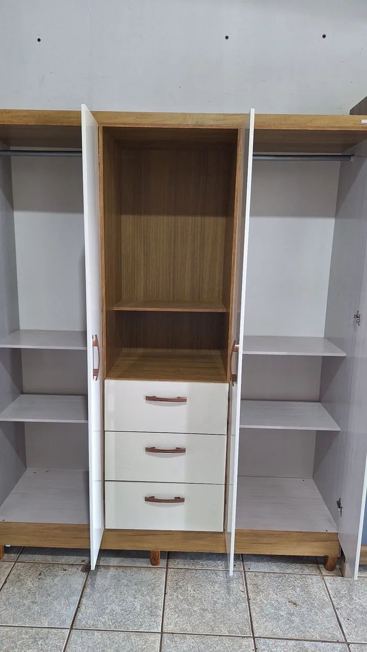 Guarda roupa com penteadeira  - Foto 2