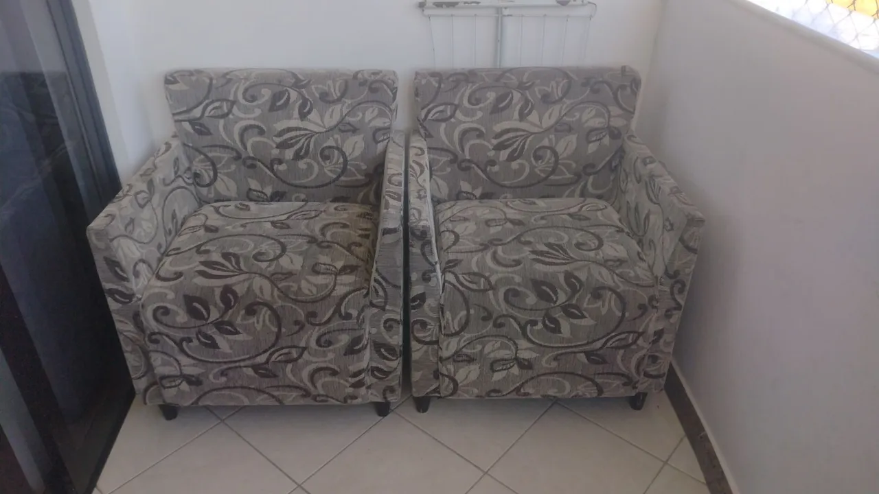 2 Poltronas Decorativas com Estampa Floral