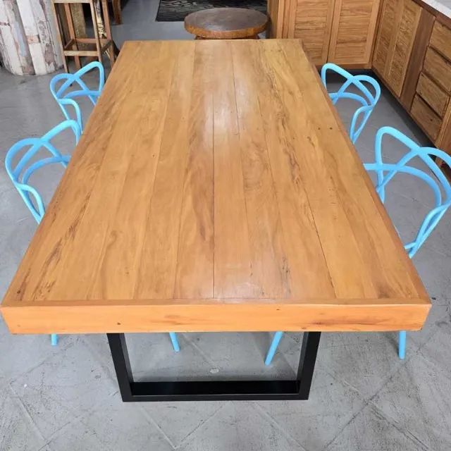 Mesa Com Tampo Peroba Rosa Pé De Ferro Pintura Eletrostática - Foto 3