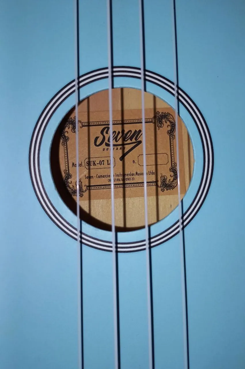 Ukulele Seven Soprano SUK-07 L - Usado