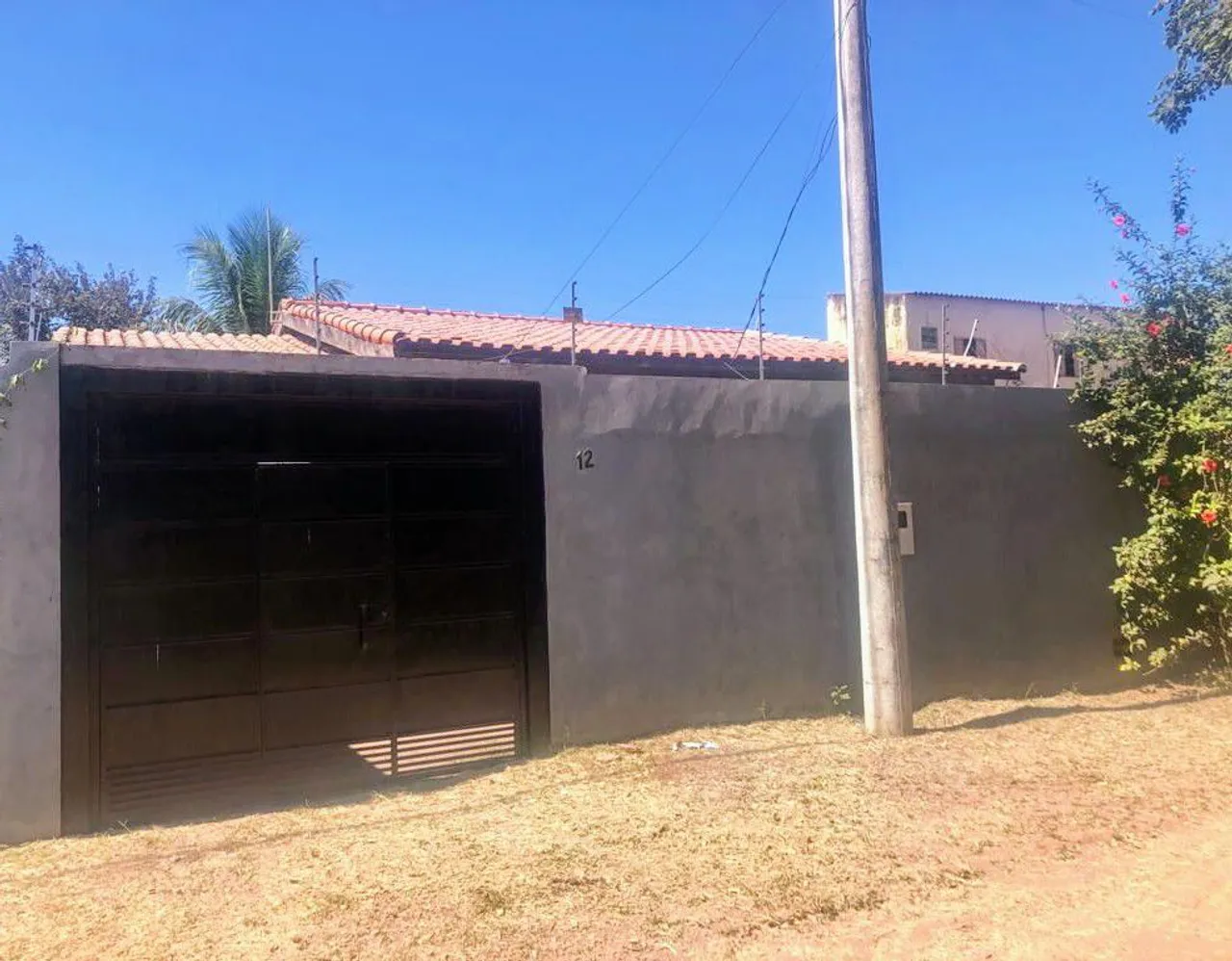 Casa na Cohab de Ladário, 2 quartos.