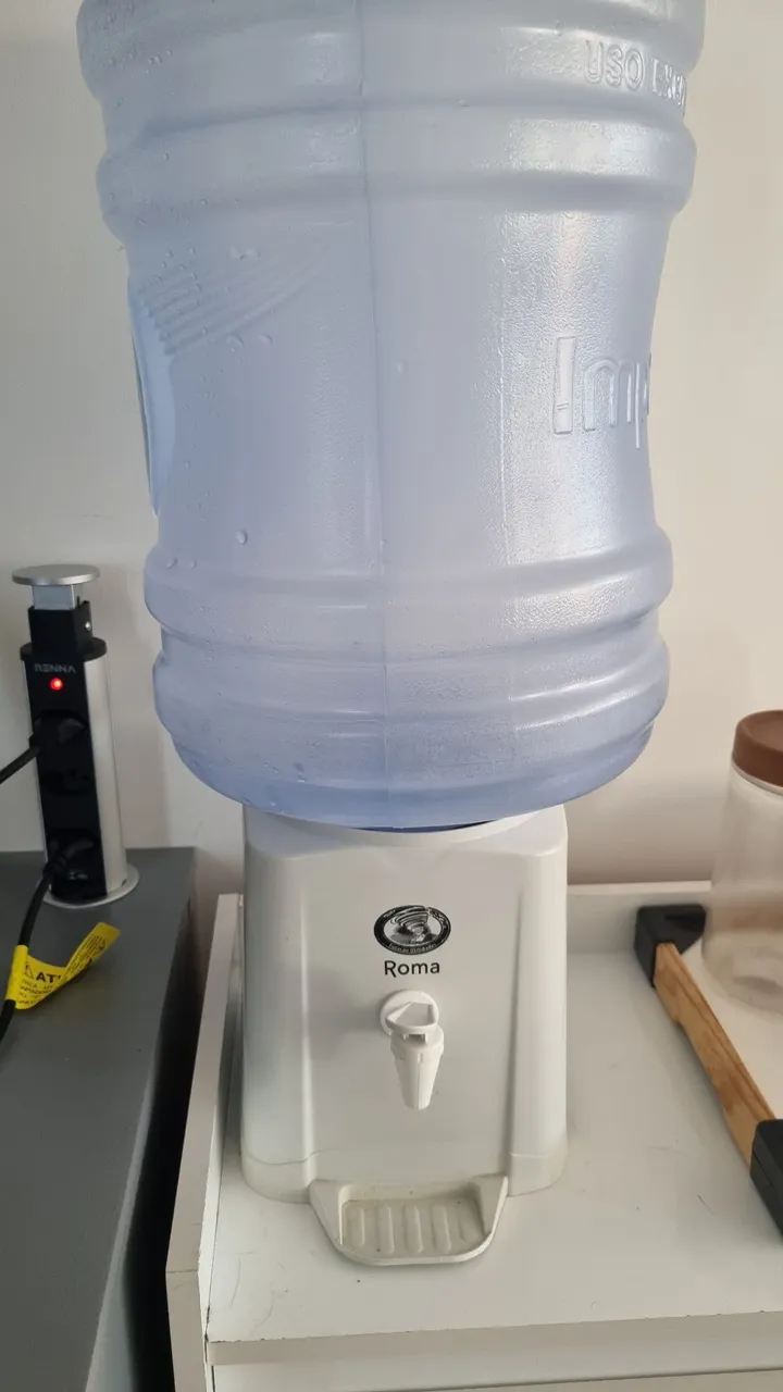 Base para galão água 20l marca Roma( interno de barro)