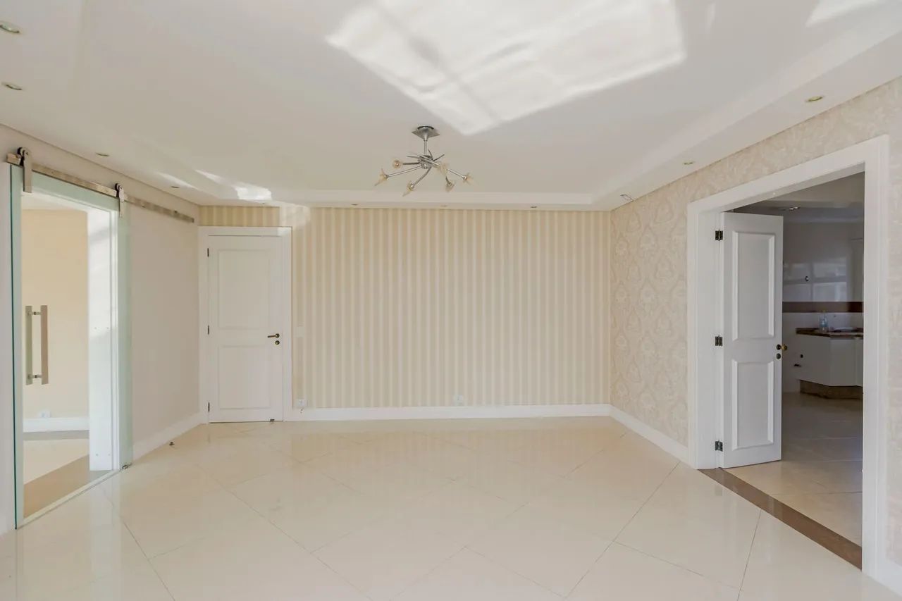Espetacular Apartamento 4 quartos, 2 suítes e 1 demi suíte com 3 vagas de garagem - BatelU - Foto 4
