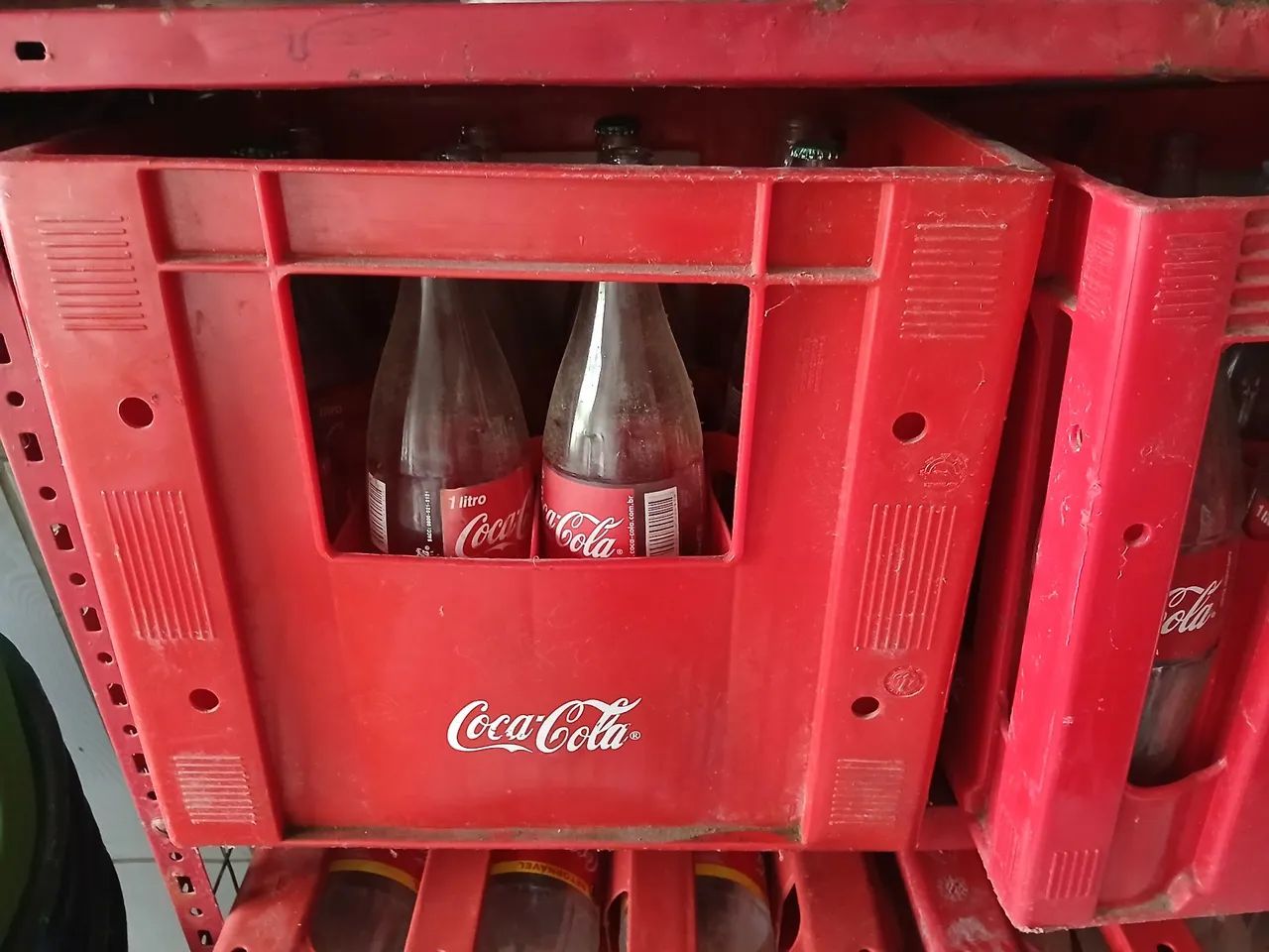 Caixa de Coca-Cola - 2 Litros e 1 litro - Foto 3