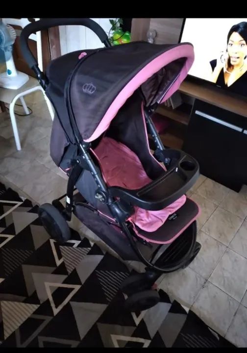 Carrinho de Bebê Dobrável - Rosa e Cinza - Foto 4