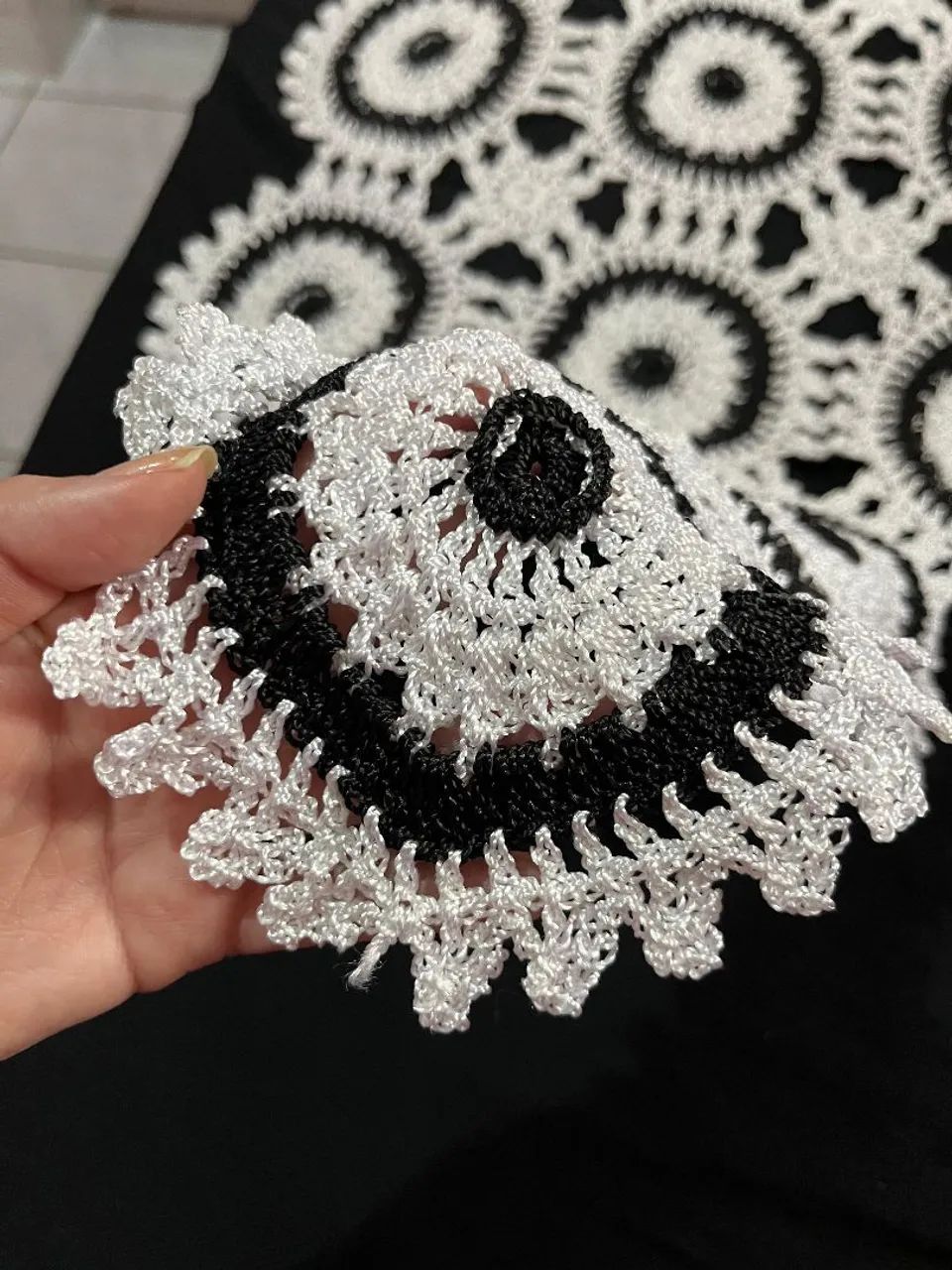 Toalha croche preta e branca (nova) - Foto 2