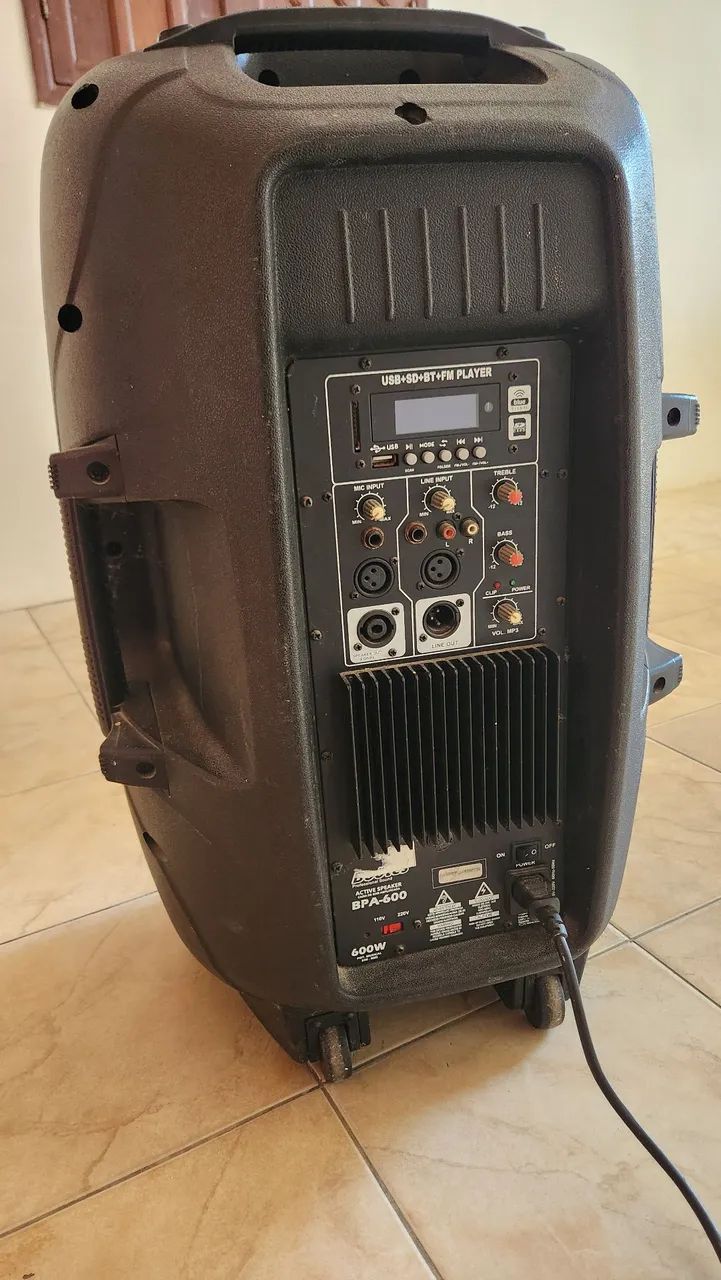 Caixa de Som Amplificada 600W