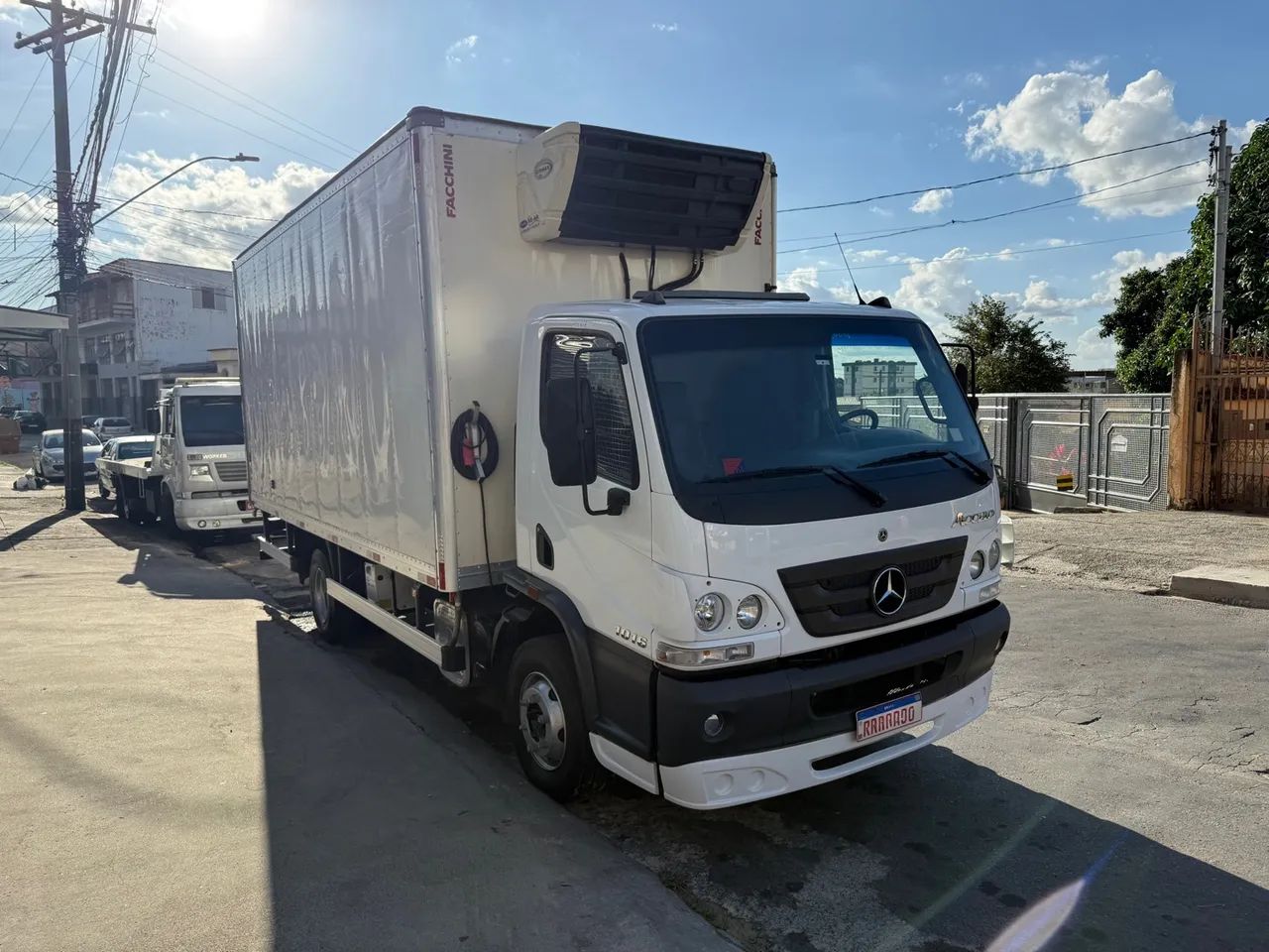 Mb Accelo 1016 ano 2022 com baú Refrigerado - Foto 2