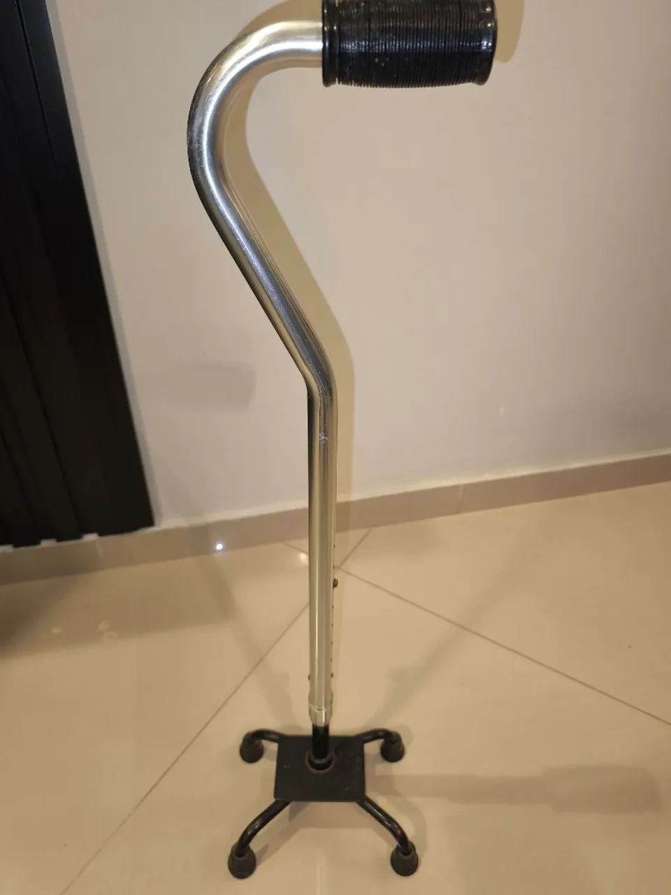 Bengala de apoio com 4 pontas  - Foto 3