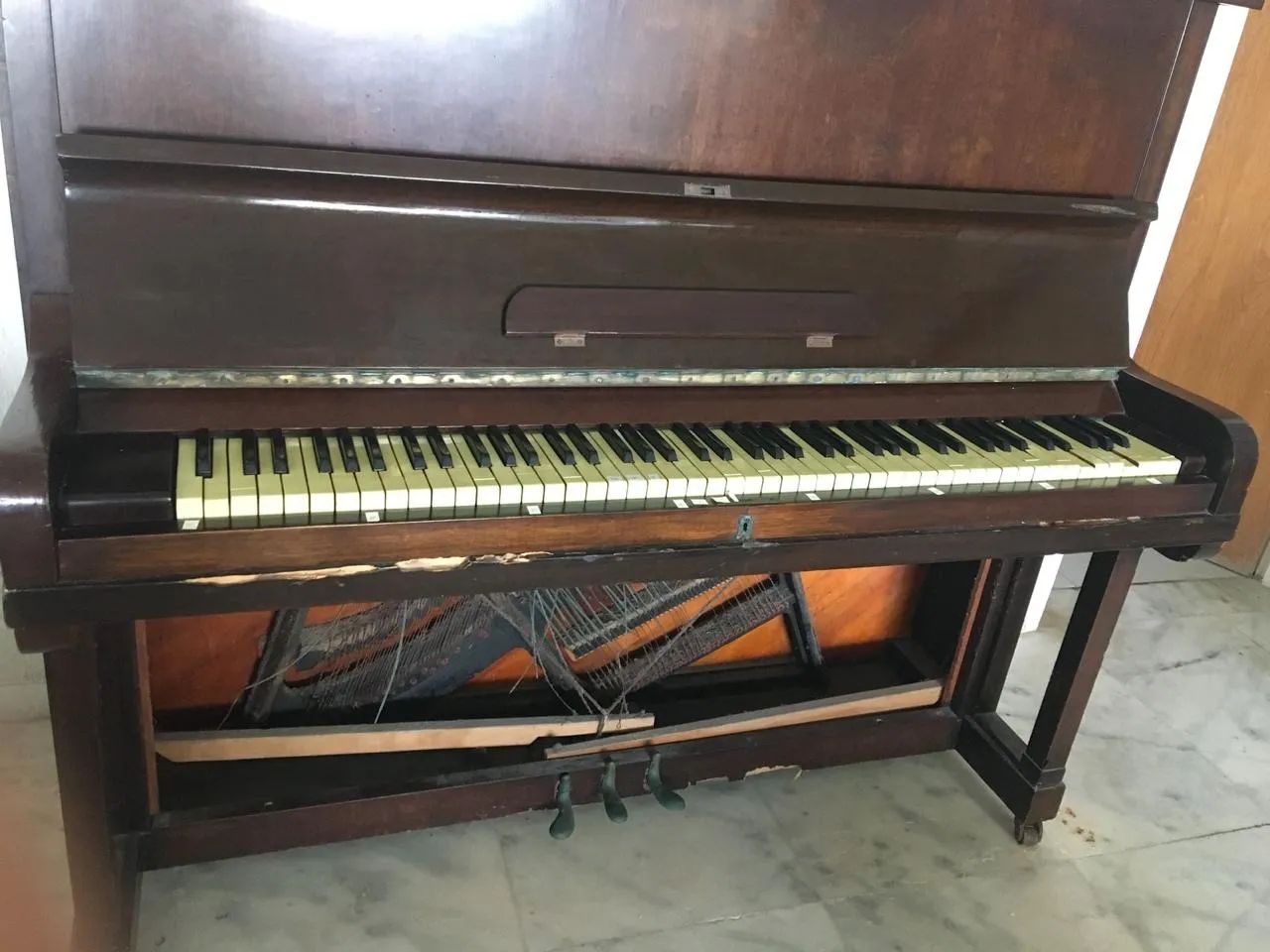 Piano Vertical ou de Armário  - Foto 4