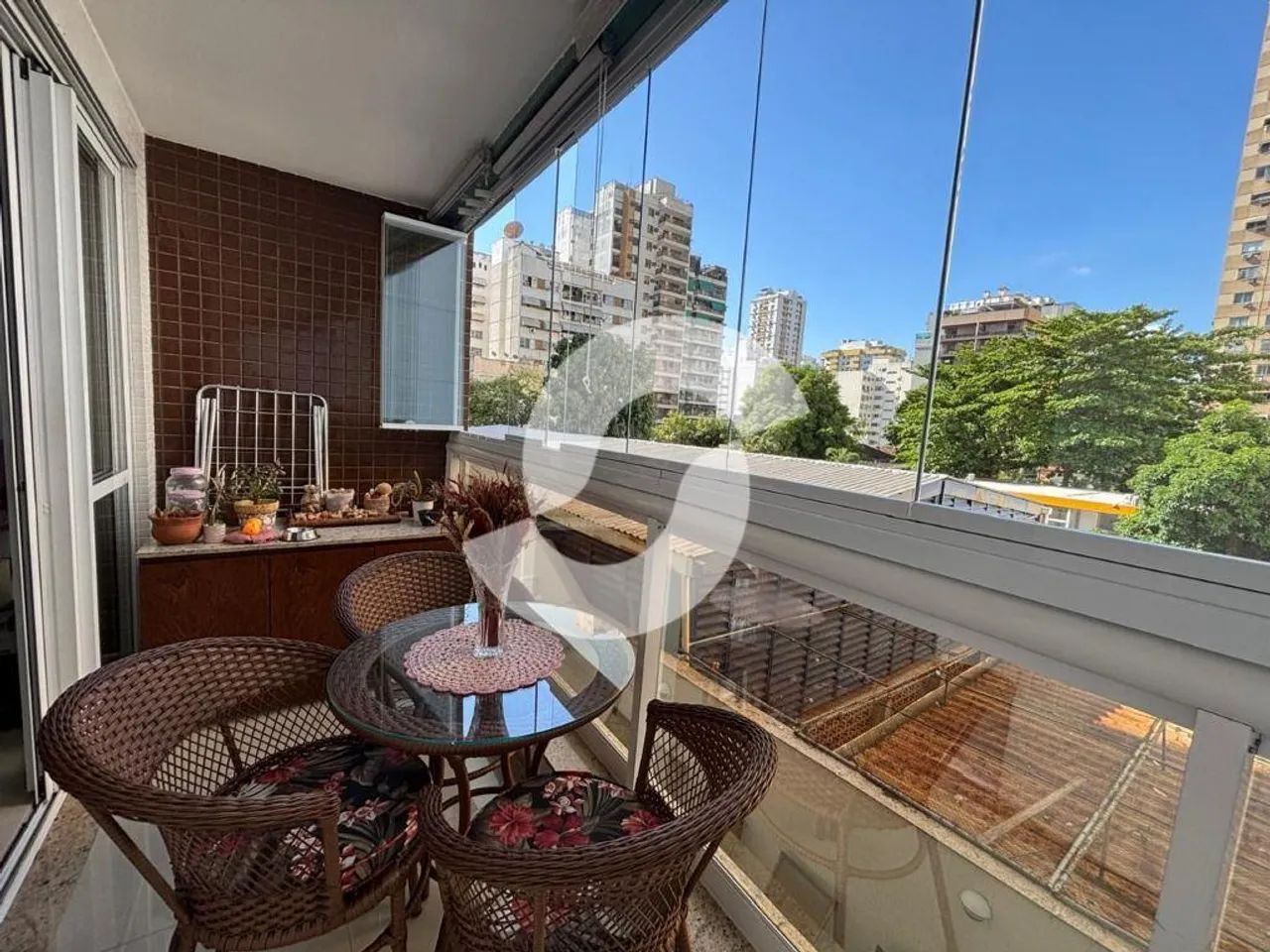 Apartamento com 94m², varanda, 2 quartos, 1 suíte, 1 vaga, lazer em Icaraí - Niterói - RJ