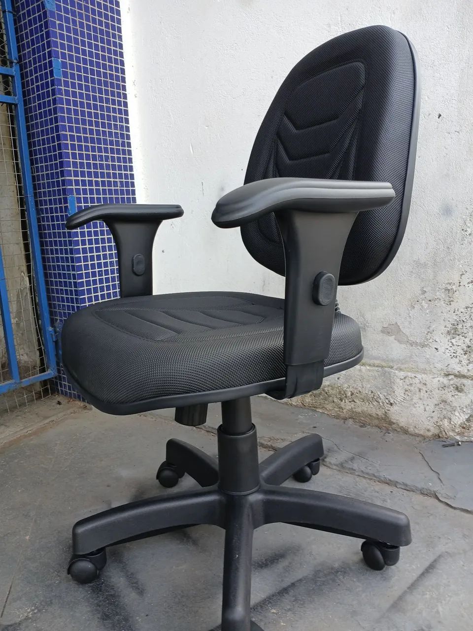 Cadeira de Escritório Giratória Preta - Foto 5