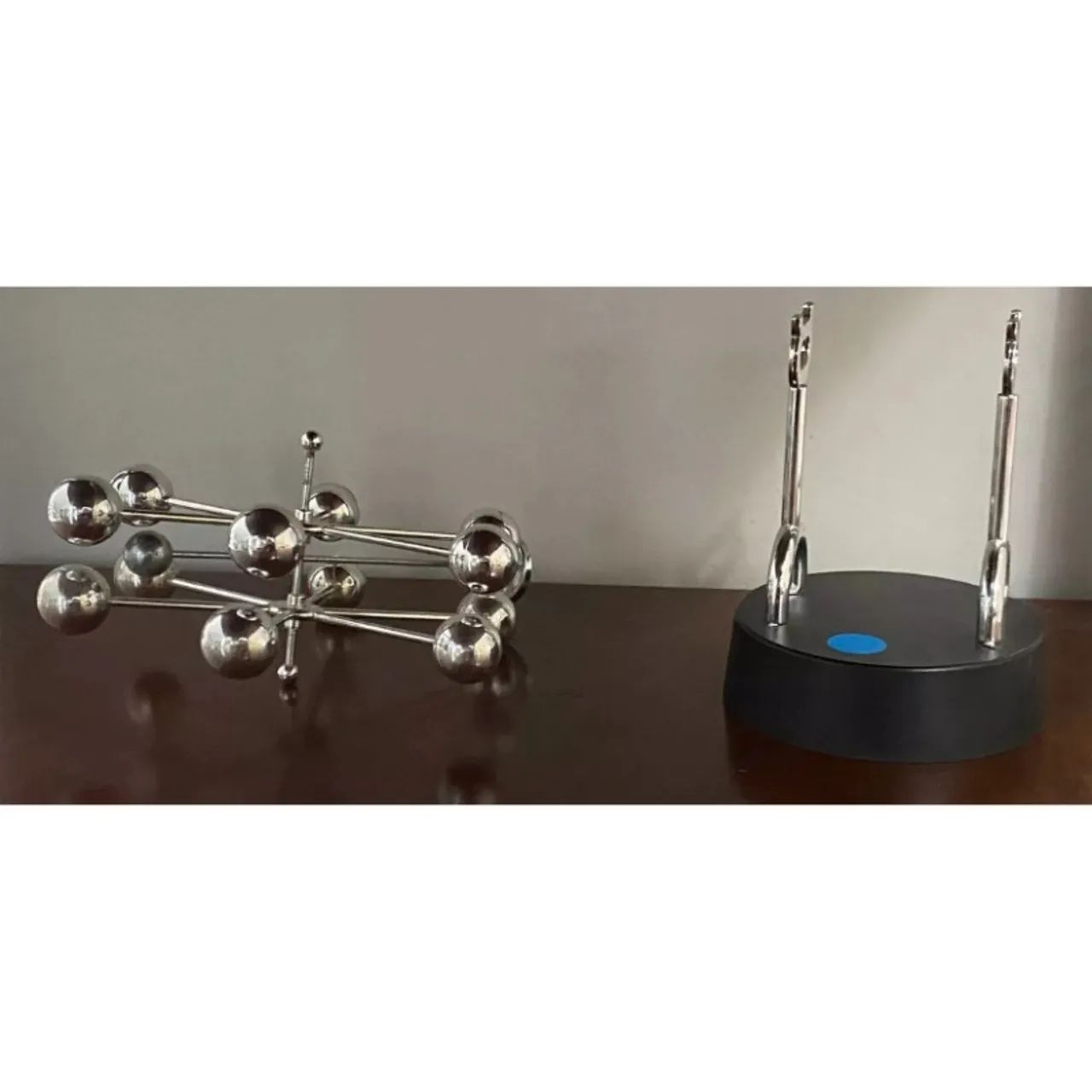 Pêndulo de mesa com bolas giratórias - Foto 2