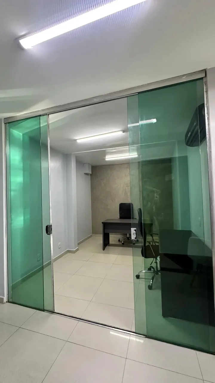 Alugo lindíssima sala comercial de 18m² no coração do Vieiralves