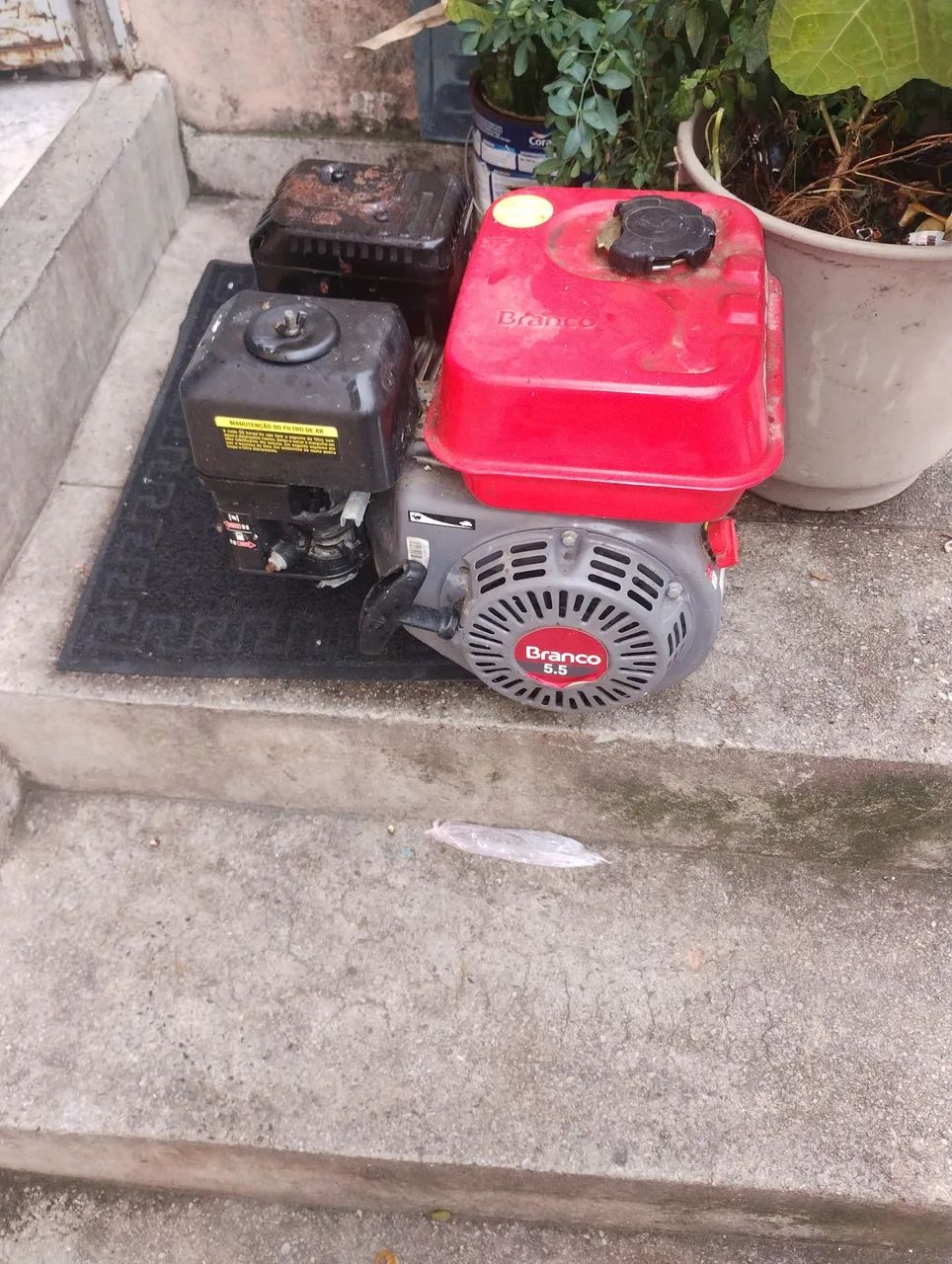 Motor de Popa Branco 5.5 HP