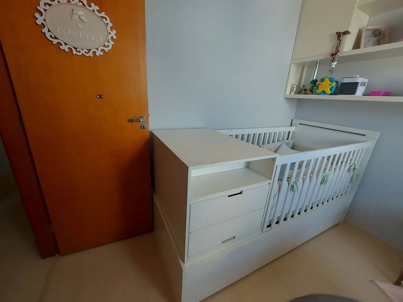 Berço Multifuncional, com cama auxiliar e trocados. Brinde colchão bebê novo. - Foto 2