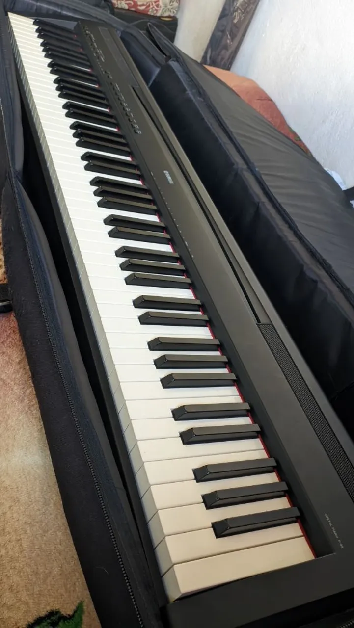 Teclado Yamaha P-95 - 88 Teclas com Ação Graded Hammer Standard