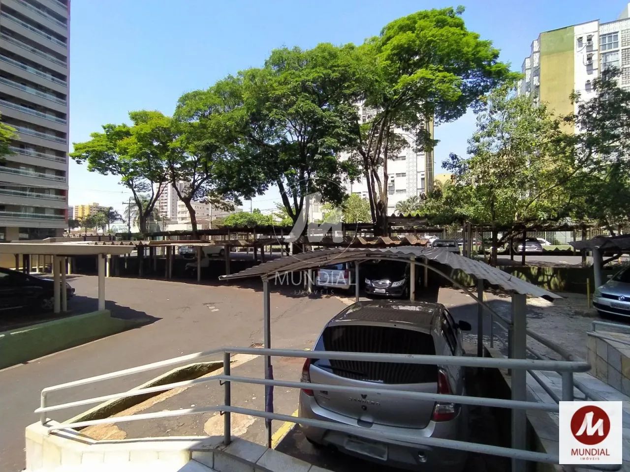 Apartamento (tipo - padrao) 2 dormitórios, cozinha planejada, em condomínio fechado - Foto 14