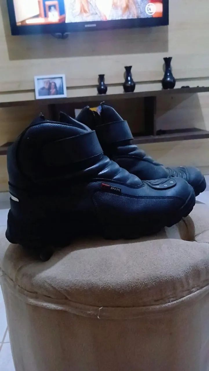 Botas de Couro Masculinas ideal pra motos - Foto 4