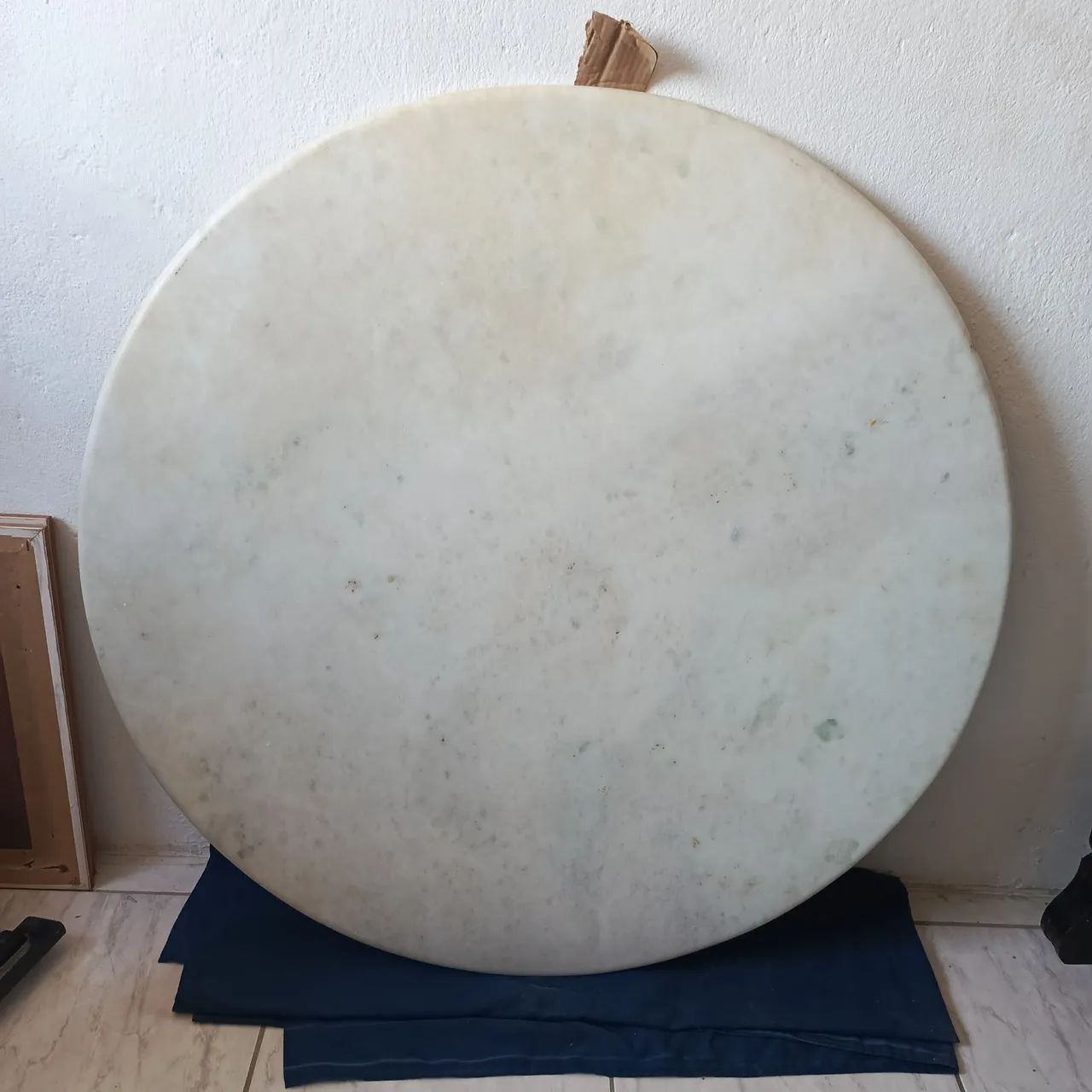 Mesa de mármore redonda