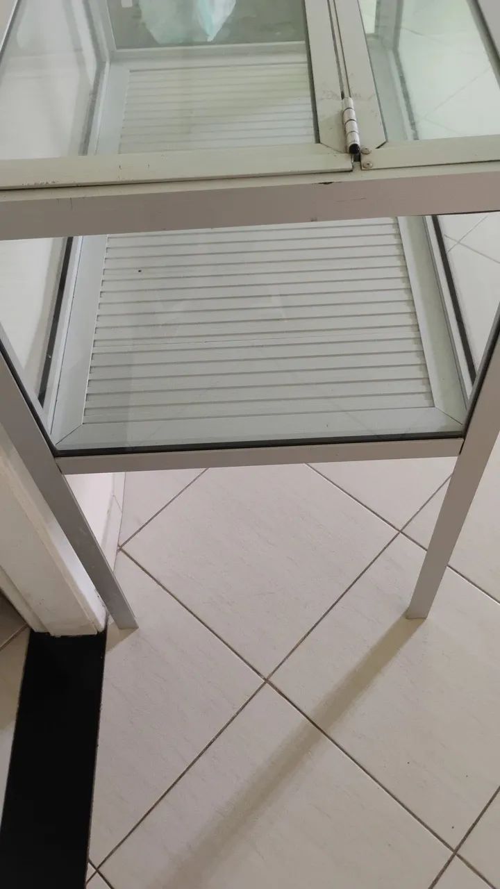 Vitrine 64313658232835121