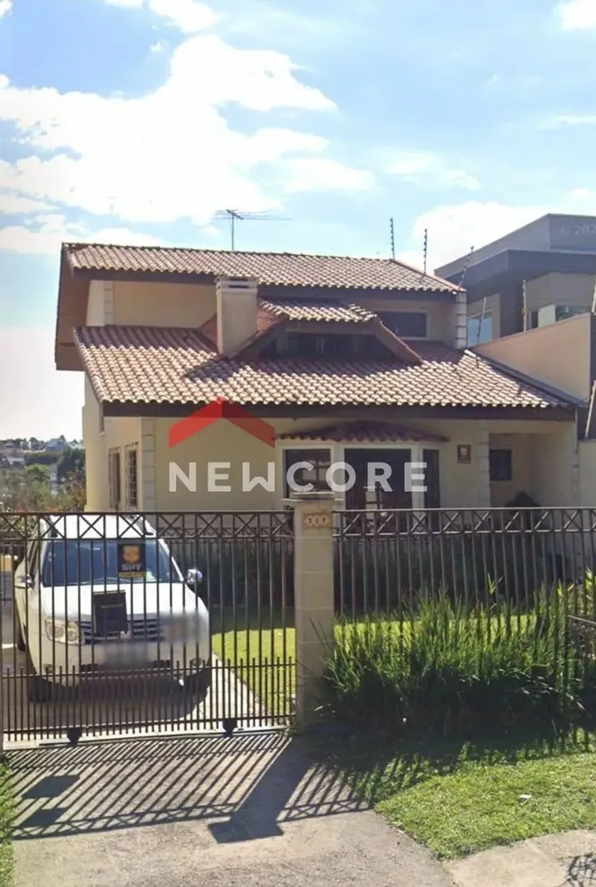 Casa em Rua Napoleão Bonaparte - Tarumã - Curitiba/PR